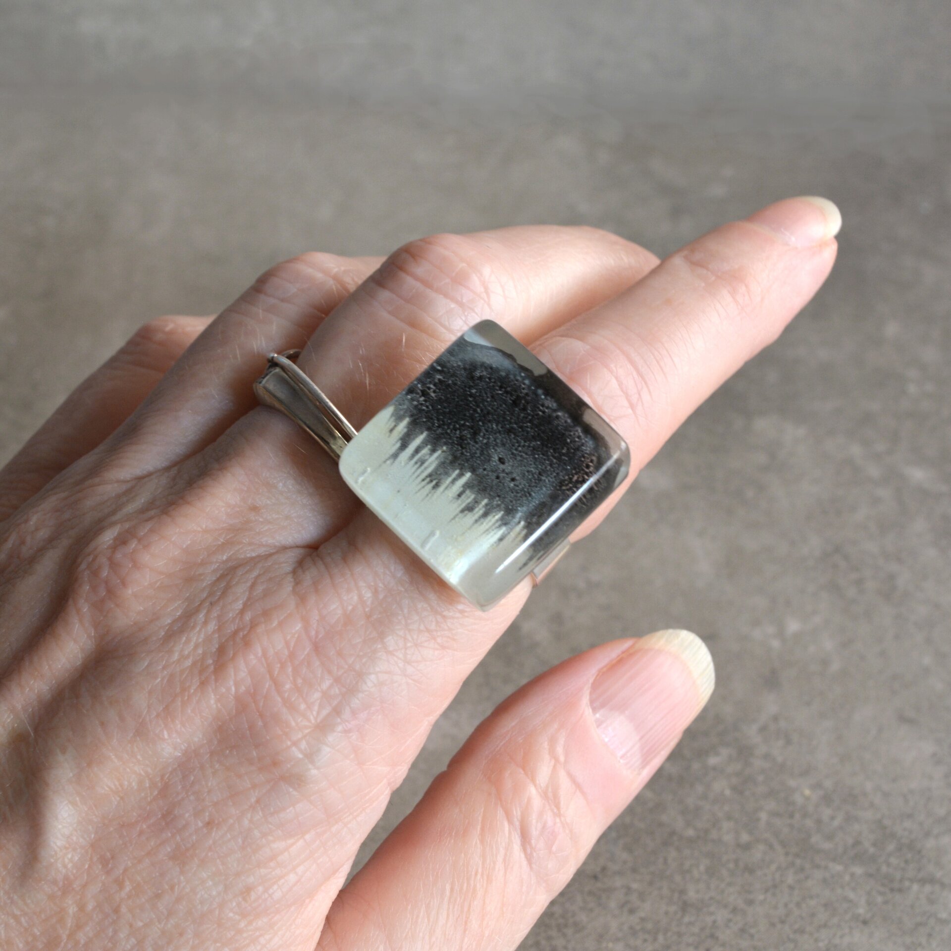 Anillo original con nube de tormenta, Talla ajustable, Diseño cuadrado - 9