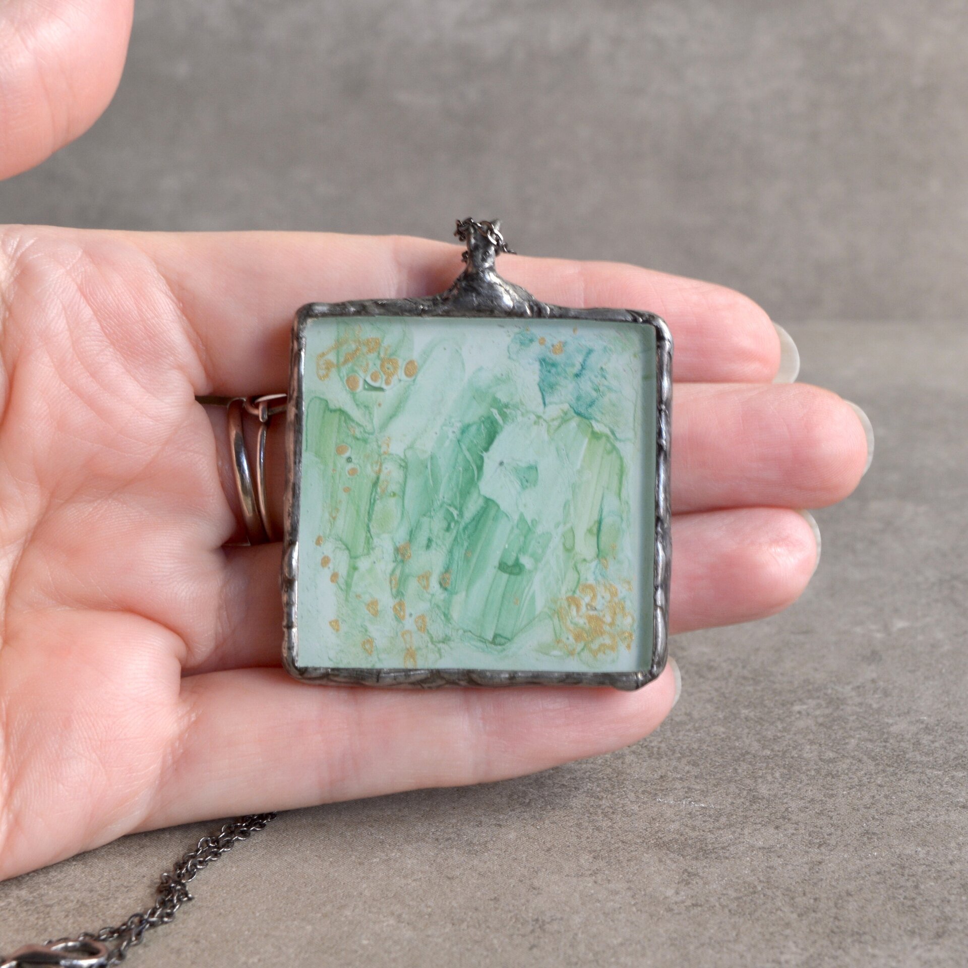 Colgante verde con cadena, Joyas creativas de vidrio artesanal - 4