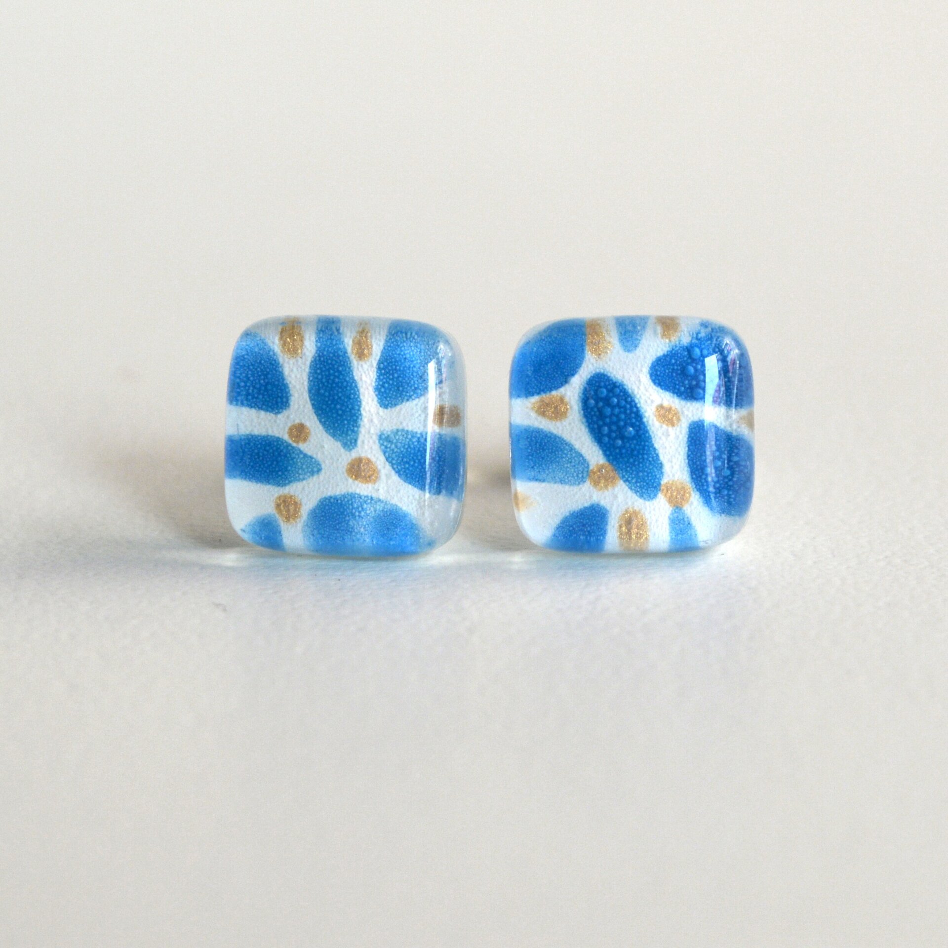Pendientes pequeños con hojas en azul cerúleo, Vidrio y plata de ley - 2
