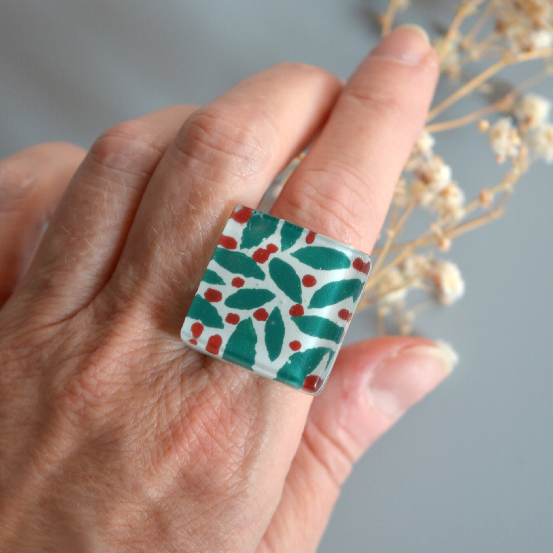 Anillo LUSH con hojas abstractas en verde y rojo, Talla ajustable - 6