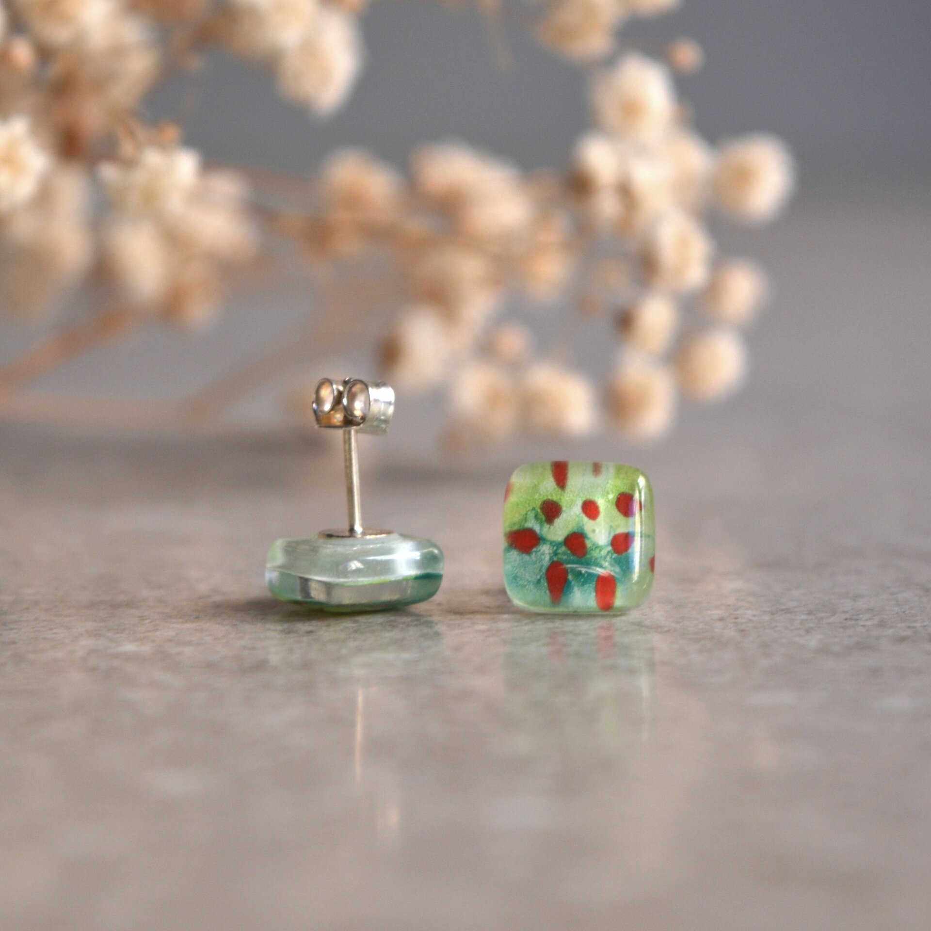 Pendientes Amapolas pintados a mano en verde y rojo, Vidrio y plata de ley - 7