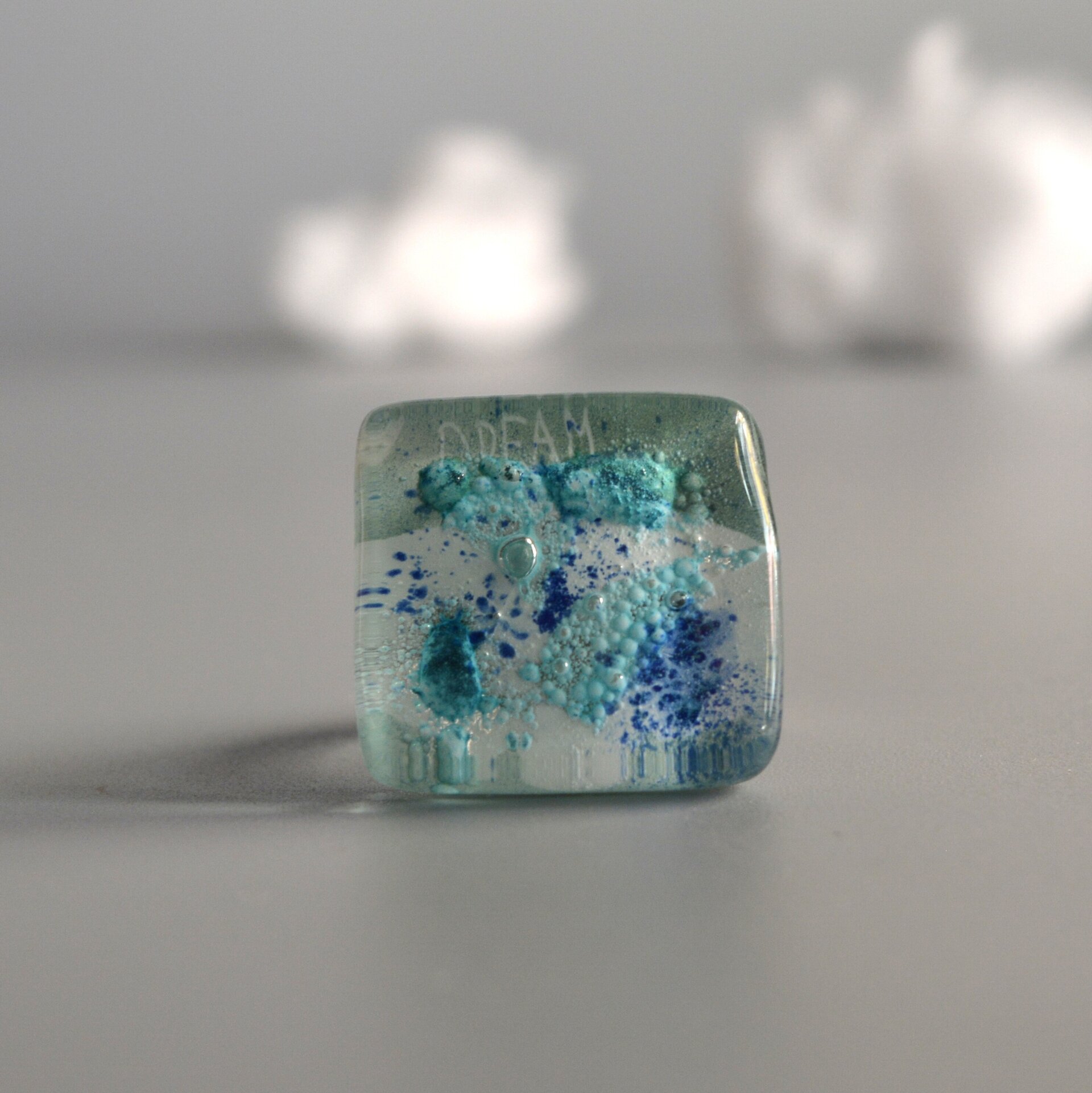 Anillo grande de vidrio con burbujas, Color azul agua, talla ajustable - 7