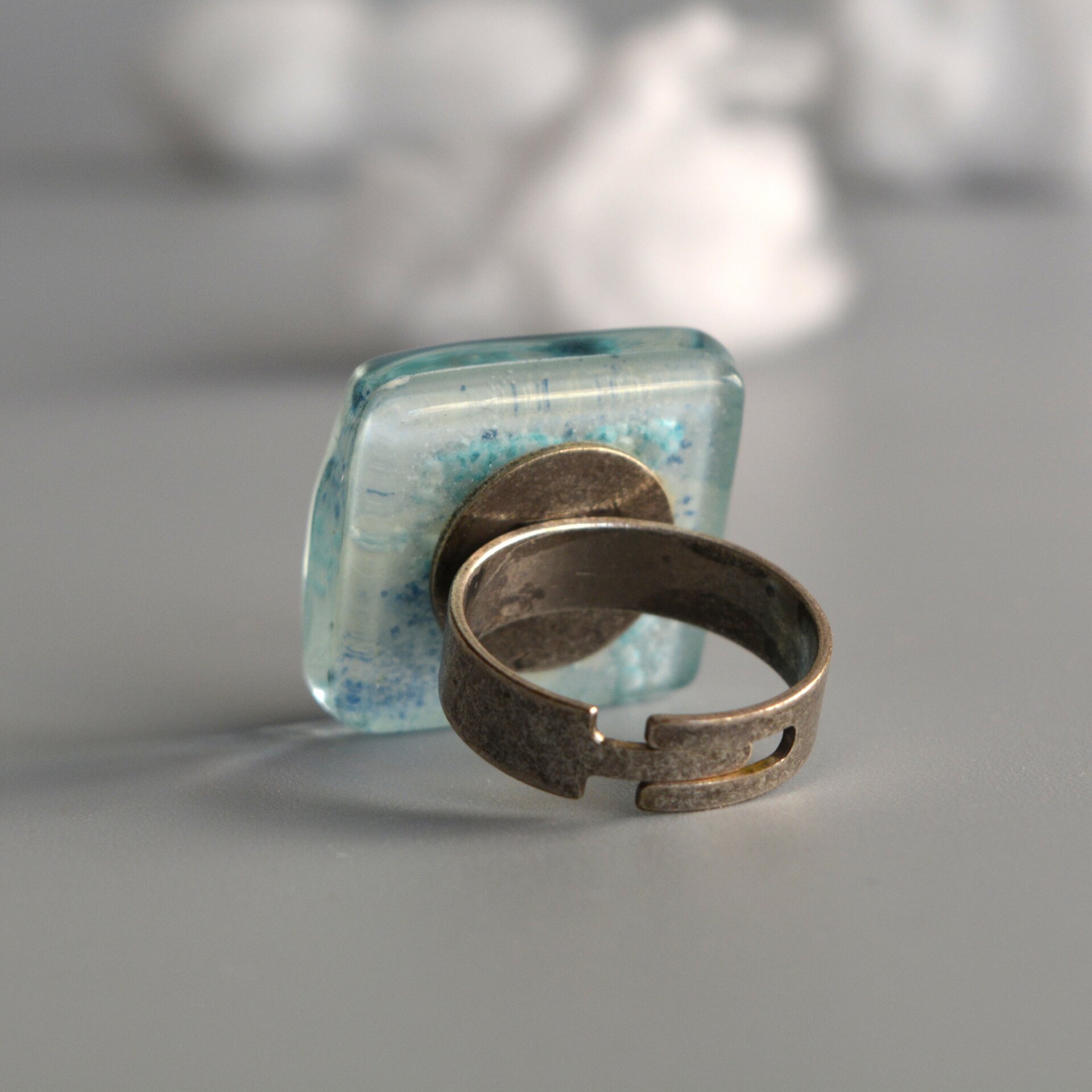 Anillo grande de vidrio con burbujas, Color azul agua, talla ajustable - 3