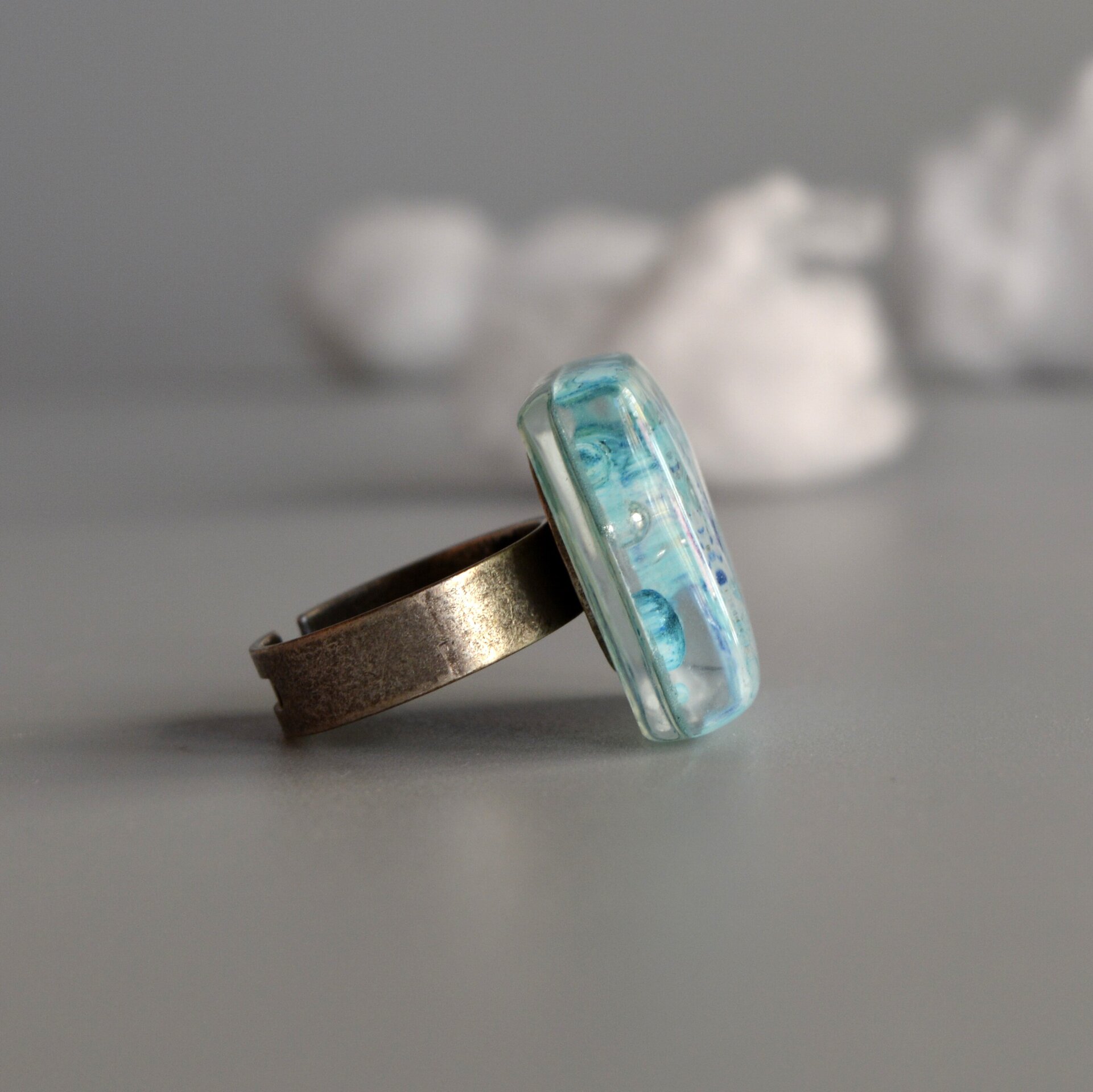 Anillo grande de vidrio con burbujas, Color azul agua, talla ajustable - 5